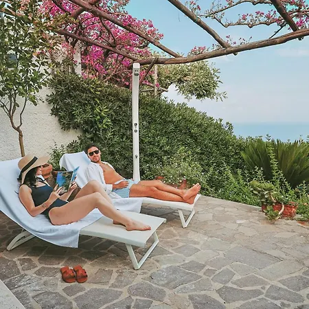 La Dolce Vista *